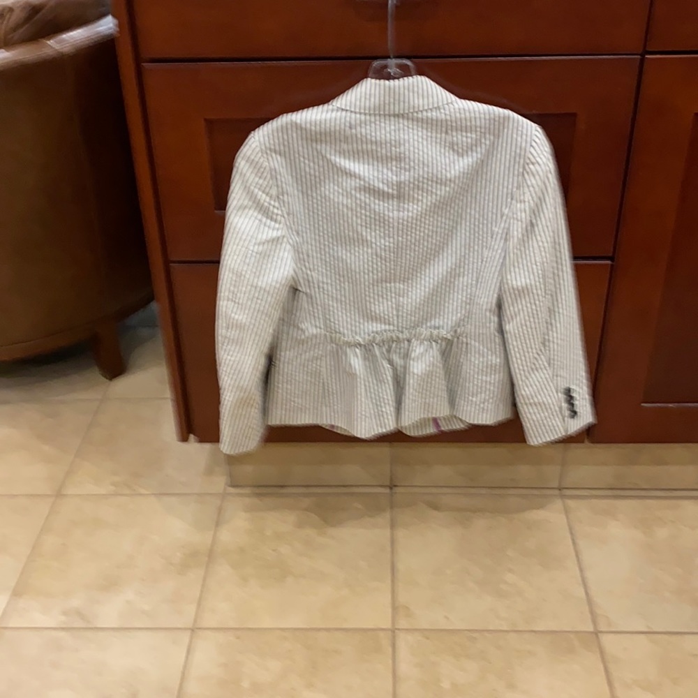 Beautiful searsucker short pinstripe jacket